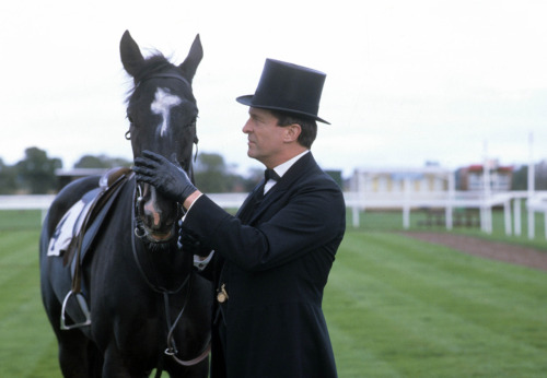 tiger-in-the-flightdeck: bakerstreetbabes: don-dake: Jeremy Brett as Sherlock Holmes in Silver Blaze