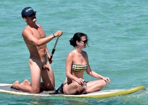 bizarrecelebnudes:  Orlando Bloom - British Actor (Part 1)Don’t know why he felt the need to kayak naked in front of a bunch of cameras but who’s complaining? Great dick. Never thought we’d see him fully naked. 