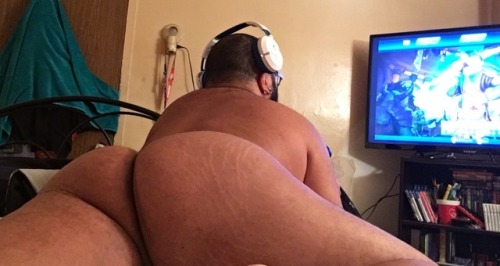 that1kidkiba:  Little gaymer booty action enjoy these candid cakes 🐶🍑😈😘❤️ Ruff