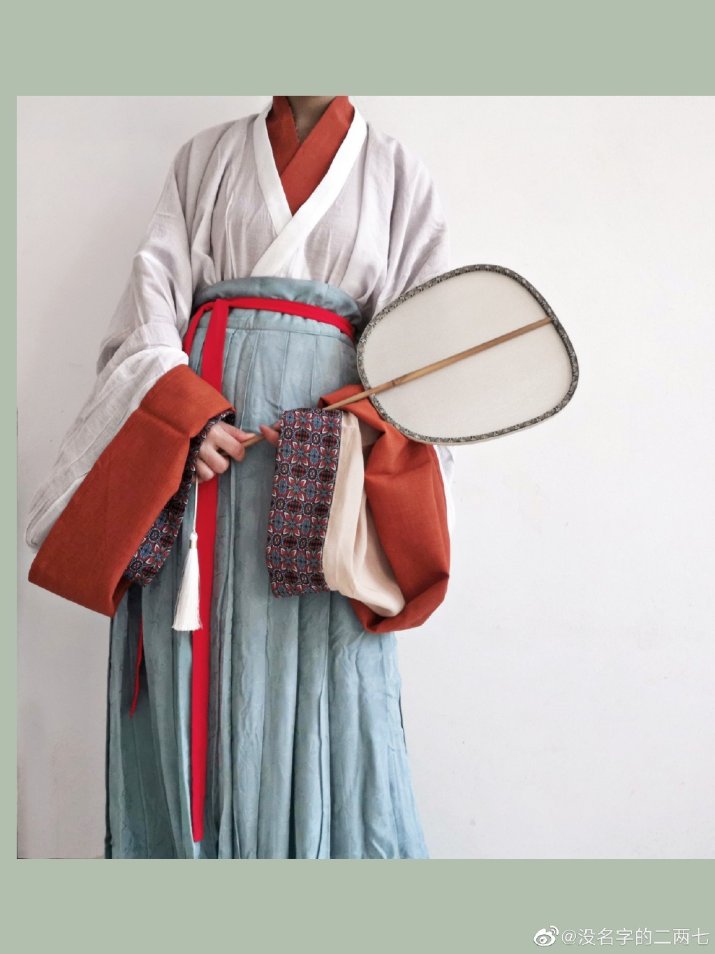 chinese hanfu by 没名字的二两七– @hanfugallery on Tumblr chinese hanfu by 没名字的二两七– @hanfugallery on Tumblr