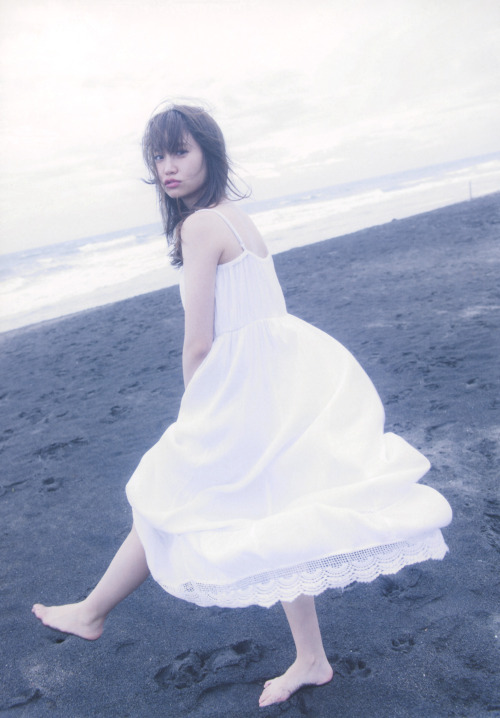 voz48reloaded:  Nagao Mariya 1st Photobook 「Utsukushii Saibo」  