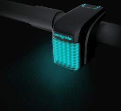 thetreesareenergy:  clock510:  夜間走行時、路面の凹凸をエンハンスする格子型ランプ「Lumigrids」 http://www.yankodesign.com/2013/05/21/lumigrids-while-cycling/  