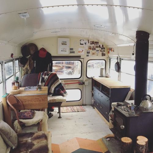 mamakimberleee: mobilehomestead: Source IG @s_artuso Gimme.