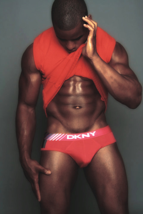 cupidon69:  blkbugatti:  sexy in red  💕🍌 http://cupidon69.tumblr.com NSFW. GAY 18+, Daily, 100 New PicsOnly VIDEOS : http://cupidon69.tumblr.com/tagged/videos 