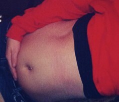 funfoodsex:  Oh my belly :( :( :( it hurts so bad!!! I haven’t had a stomach ache