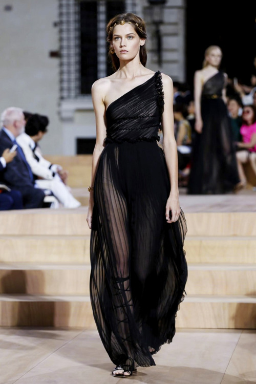 runwayandcouture: Angel Rutledge at Valentino Haute Couture Fall 2015