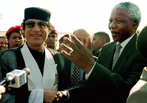 Nel marzo 2012 la Guardia di Finanza ha sequestrato beni in Italia della famiglia Gheddafi per oltre un miliardo di euro. Tra questi l’1,256% di Unicredit (pari ad un valore di 611 milioni di euro), il 2% di Finmeccanica, l’1,5% della Juventus,