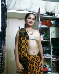 fuckingsexyindians:  Mangala plays with a banana and her titshttp://fuckingsexyindians.tumblr.com
