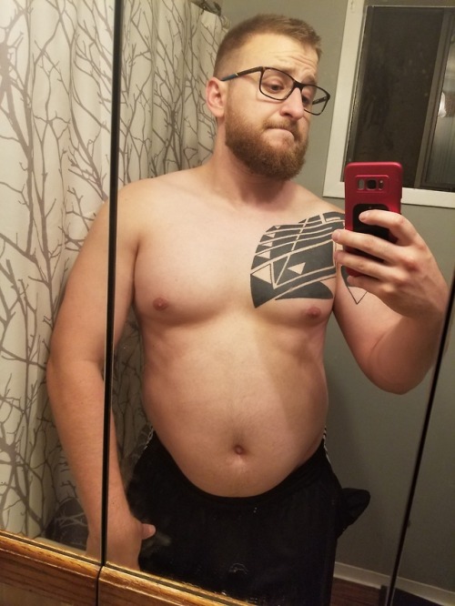 wasted-ent: Mah belly after deadlift day and two dinners. ️