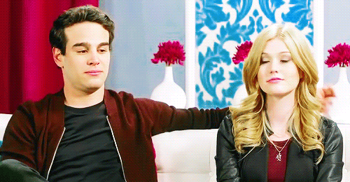 isabelleherondales:  Alberto casually tapping Kat’s shoulder and pretending he