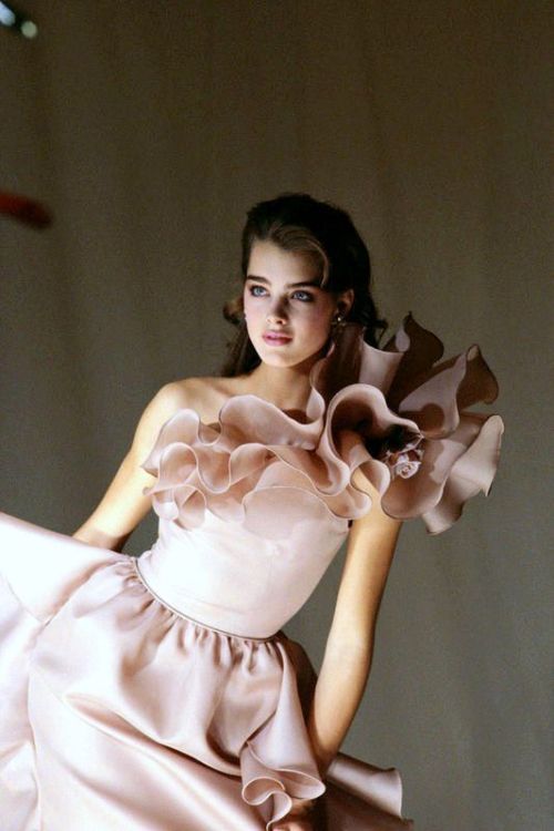 Brooke Shields Source tantetrunte.tumblr.com tumblr_nkjga74Q9U1qcpno5o1_540via tinamotta.tumblr.com