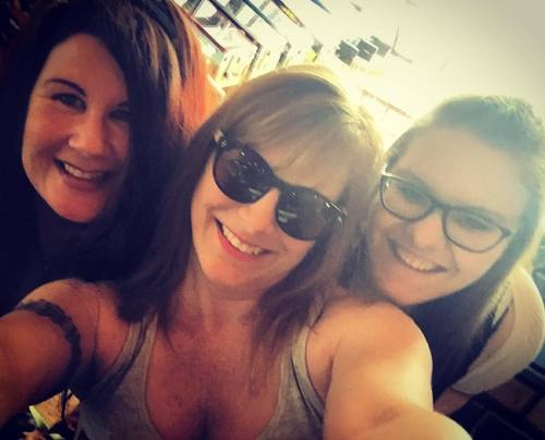 Mimosa Sunday! #downtown #raleighlife #home #mimosa #sundayfunday #lovetheseladies (at Boxcar Bar + 