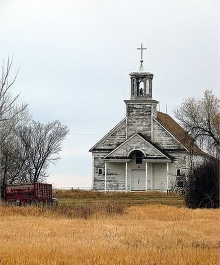 oldfarmhouse:Old Church in Autumn (via #cityfarmhouse@ig)