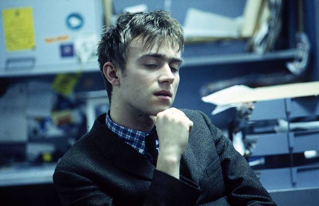 damonalbarn:   Damon Albarn at the NME office 1992 by Martyn Goodacre    