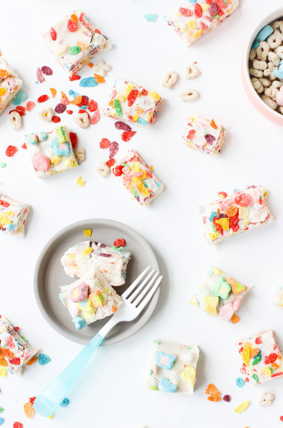 foodiebliss:  21 Insanely Delicious Desserts That Aren’t Afraid To Wear ColorSource: