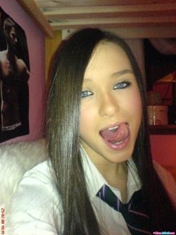 penerotic:  School Girl with a sexy tongue