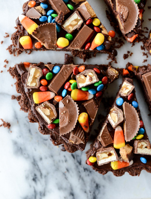 sweetoothgirl:peanut butter nutella candy bar brownie