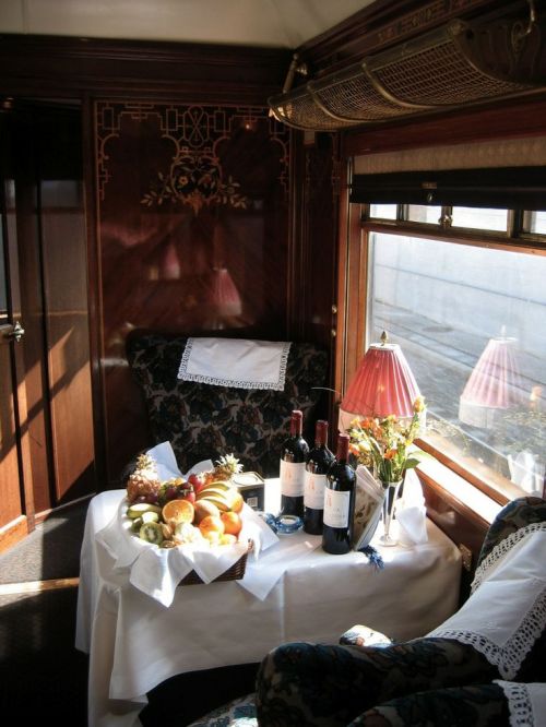 TRA LE BRACCIA …DELL’ORIENT EXPRESS….!THEWOLF adult photos
