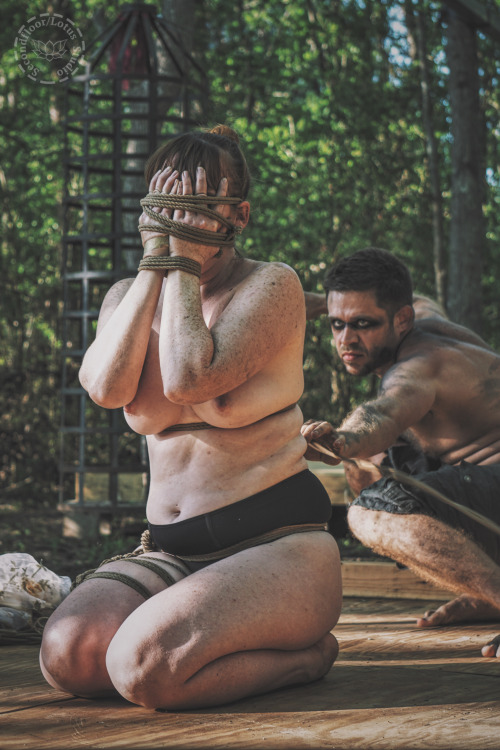 secondfloor-fet:  @secondfloor-fet and @gaping-lotus performing at the Texas Kinky Renaissance Festival. Photos by @thatwordjunkie  & @littlemisskay21, edited by @gaping-lotus 