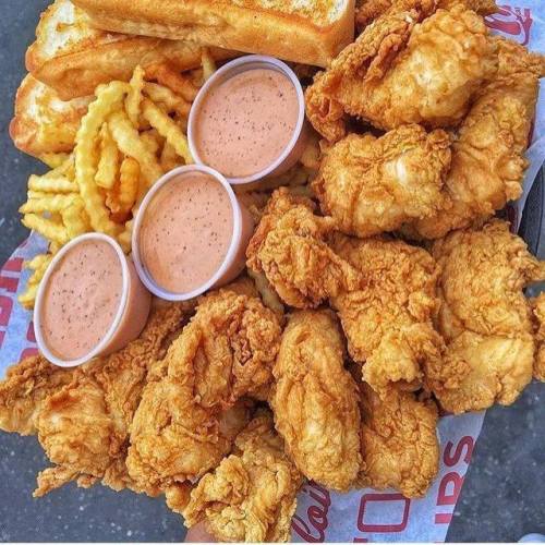 yummyfoooooood: Chicken Tenders &amp; Fries