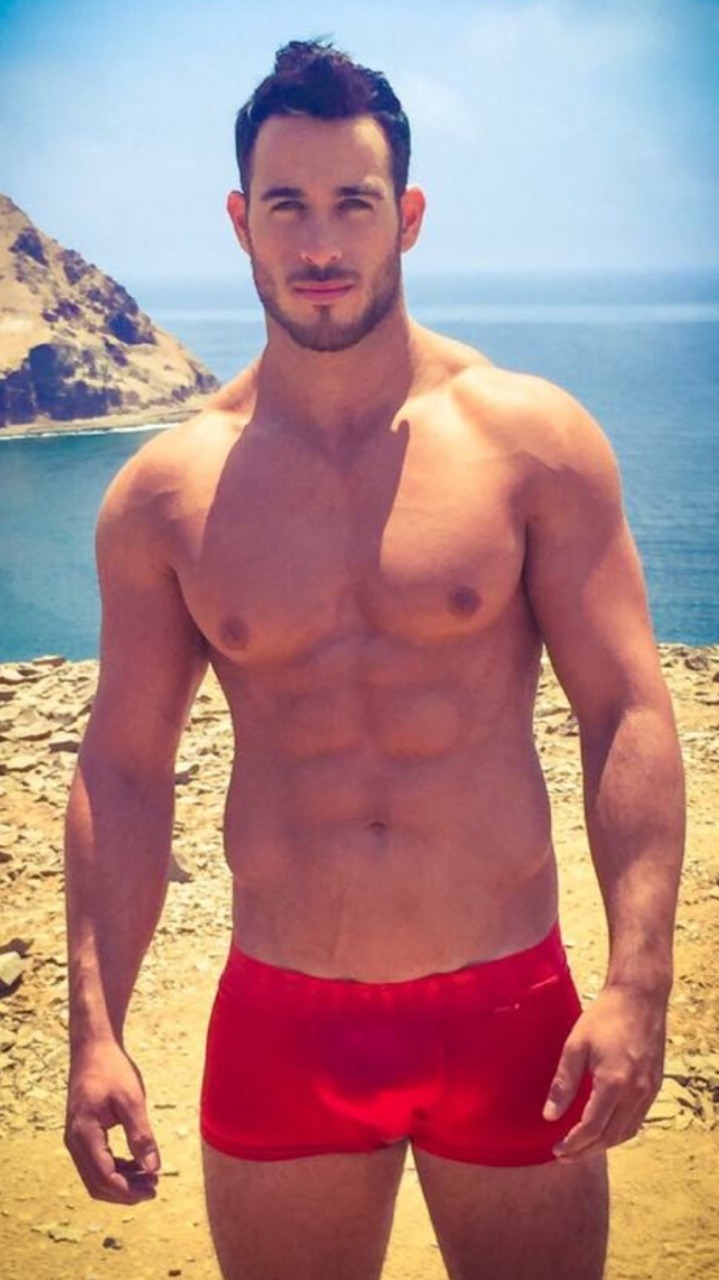 imrockhard4u:  Hot israeli guy Follow: http://imrockhard4u.tumblr.com