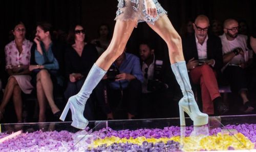 miucciuh:I can’t believe that Daphne was wearing the Versace F/W 2015 Couture boots in the 2002 Scoo