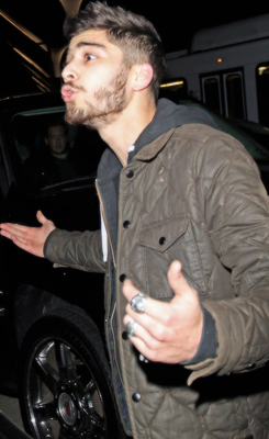 gay4zayn:  I’m a bit of a bad boy 