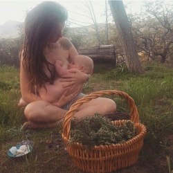 throughwitchyeyes:  hippieseurope:  ☮❤☮❤    Serene beauty &lt;3 Bless that baby!