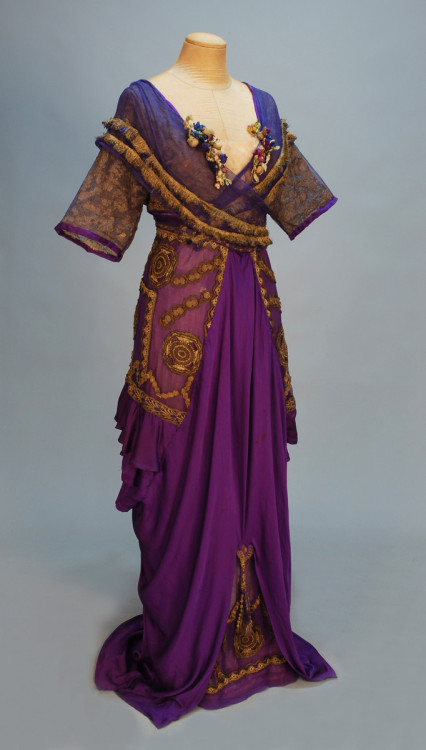 omgthatdress:DressLucile, 1911Whitaker Auctions