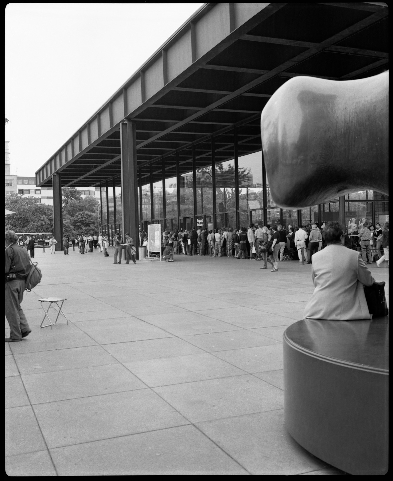 Bering strædet Skov Bortset photography is art — people waiting at MOMA in Berlin Christof...