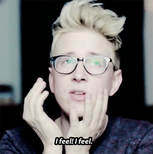 peace-out-little-munchkins:  me, when my otp ever interacts (x) 
