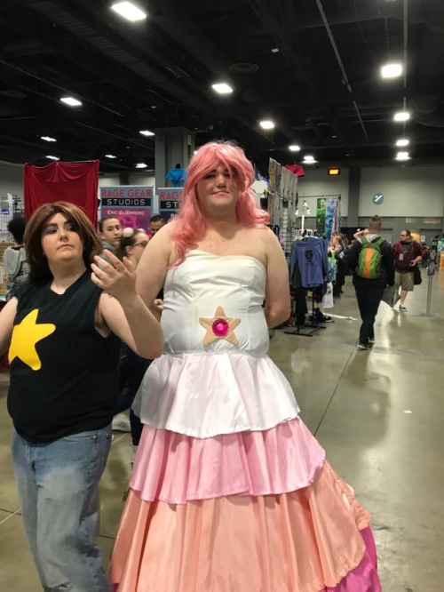 reiayanamismom: Awesomecon 2018 part 11 I’m that rose!!