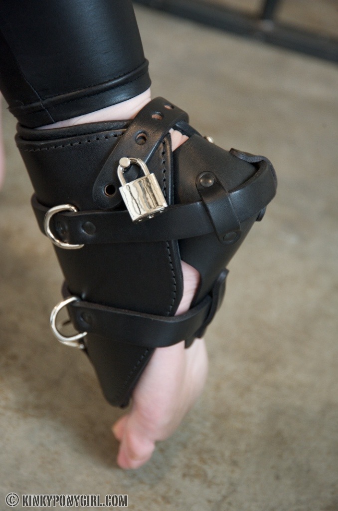 aerdna22:  Kinky Ponygirl-Foot Trainers 