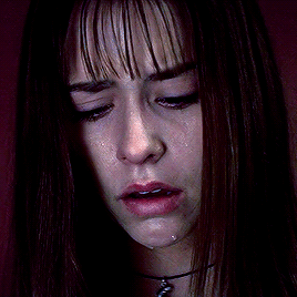 I KNOW WHAT YOU DID LAST SUMMER (1997) Dir. Jim GillespieKNIVES OUT (2019) Dir. Rian Johnson