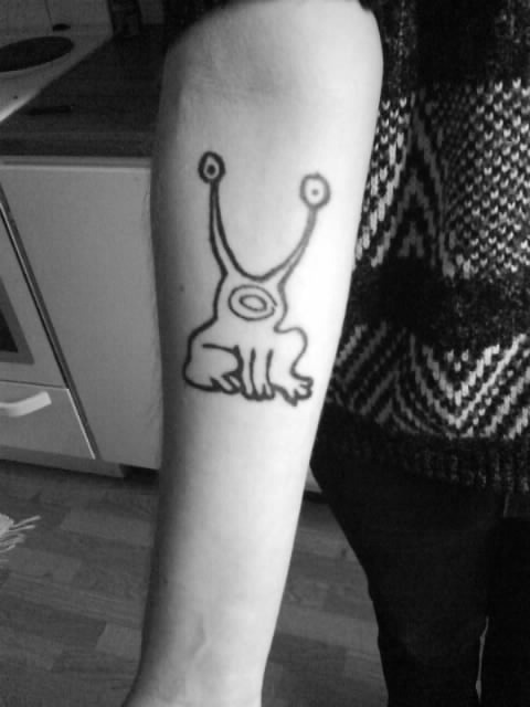 We Are The Guard no Twitter Mac Millers leg tattoo in tribute to Daniel  Johnston RIP  httpstcoijChffZ43c  Twitter