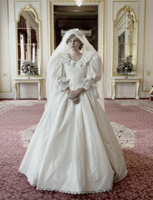 lauranoncrede:Emma Corrin as lady Diana Spencer in her wedding dress on The Crown