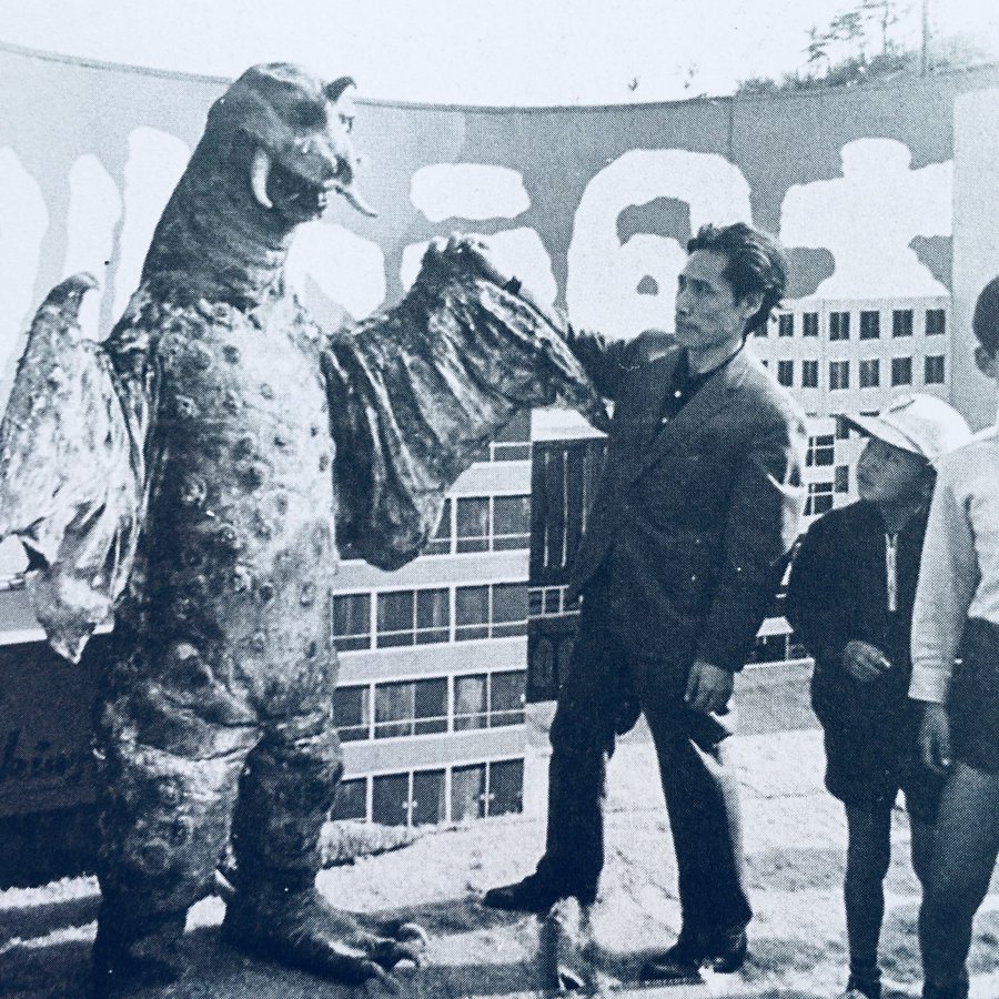 radmoonlover:  1966年「ウルトラQ大会」@多摩テックhttps://twitter.com/1632bdkrst/status/1019077047367266304?s=19