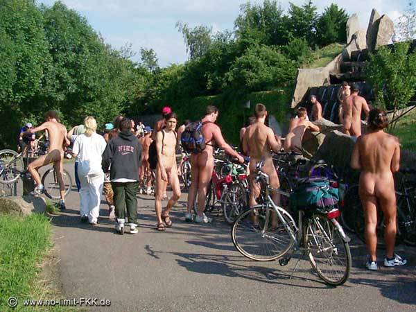 activenaturists:  where is this? I’d like to know about this group nakedriders: