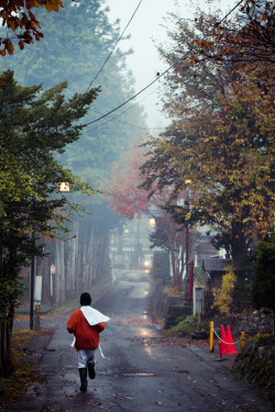 williamhereford:  6am in Nagano…  I shot these all within 1 block of each other on the same street while traveling on assignment last month through Japan.   