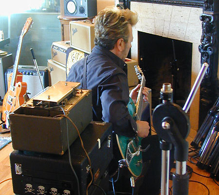 straycatsfangirl:  ♫”’BRIAN SETZER…☺…”’♫ http://www.gretsch-talk.com/forum/archive/index.php/t-46580.html 