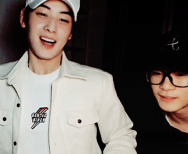 asterocky:  when bin surprised eunwoo with a birthday cake