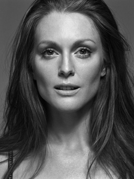 ICONIC WOMEN — Julianne Moore