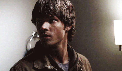 ssammys:Sam Winchester In Every Episode: 1x05 Bloody Mary