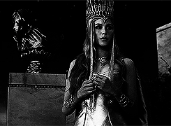 viktcrkrym:preasoiaf meme ♕5 preasoiaf characters                        2/5  shiera seastar
