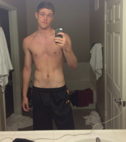 straightdudesnudes:  Staying with the theme of tall guys,  Gavin is a 6'7 basketball player with an absolutely noteworthy cock and full balls.  