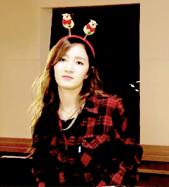 jiamengs:  *Apink - LUV plays in the background* 