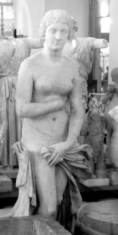 Empress Lucilla depicted as Venus. (c. 166-169 CE)JoJan, modifications par QuartierLatin1968 [CC BY-