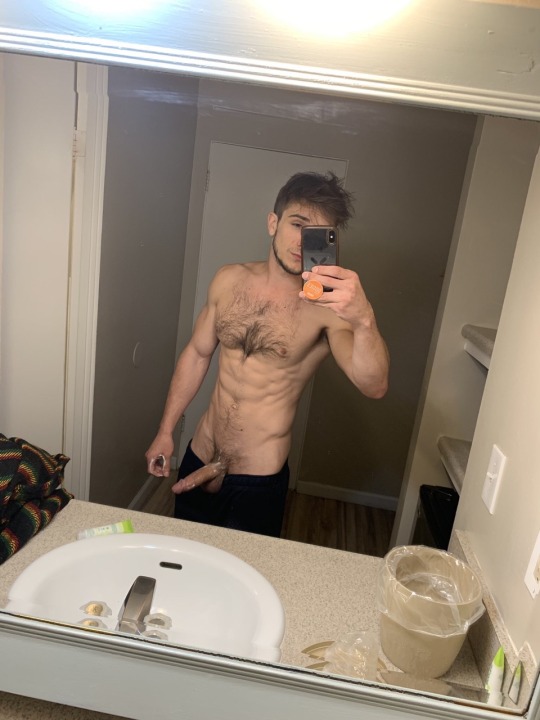 discreetguy91: mycalvins1993:   dalek536:   I see I’m not the only one that uses ALL the lotion in hotel rooms 😈   Follow me for hot guys and hard dicks.  