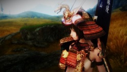 fooortune:SKYRIM MODTYPEさんで取り上げられていた、Akabir Samurai装備が妙にツボにハマりまして。ある意味吹っ切れていて好きです。