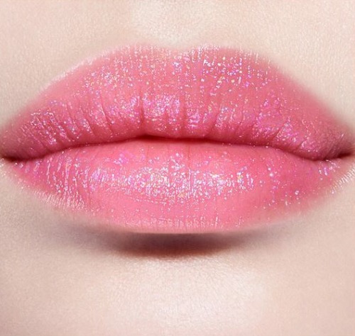 chandelyer:Dior addict lip glow balm #010 holograpic pink
